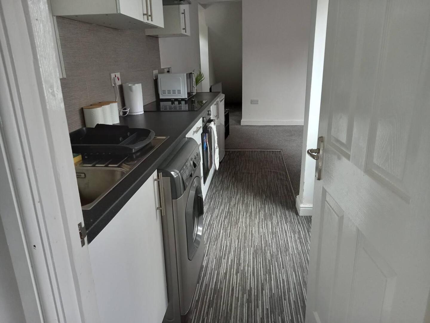 Simple And Sweet, Flat On Lewis Street - 1 Br Apartment Stoke-on-Trent Bagian luar foto